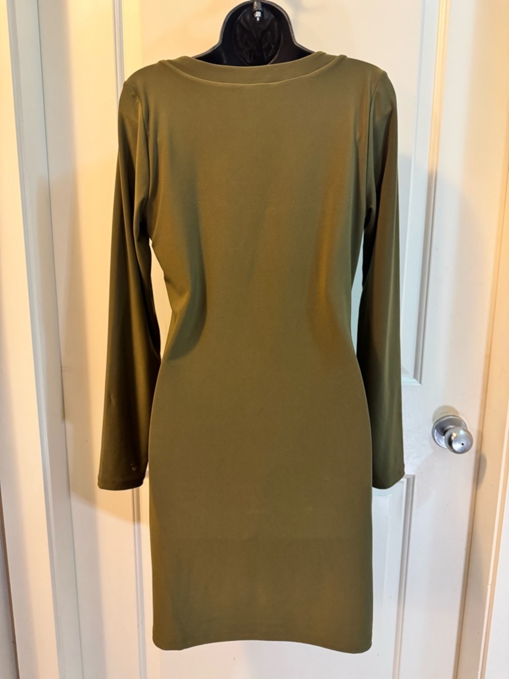 Aritzia Ten by Babaton Myrna Dress - Smooth Matter™ Scoopneck Mini - Green - L - Picture 8 of 9